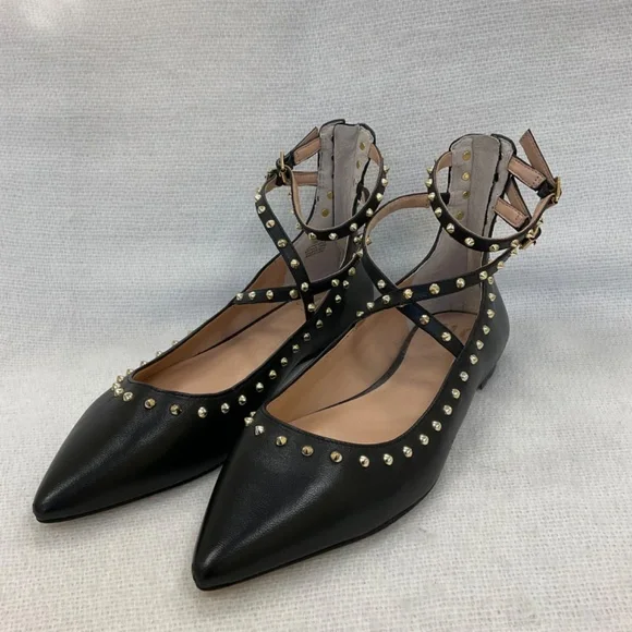 J Lo Jennifer Lopez Black Ayaba Closed Toe Shoes Gold Studded Details Sz 7.5 - Picture 3 of 11